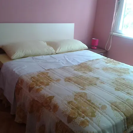 Διαμέρισμα Mery Τρογκίρ